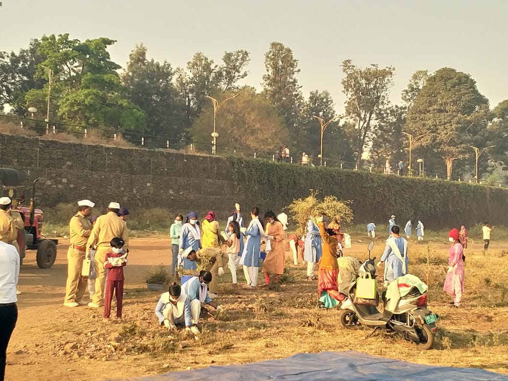 संत निरंकारी मिशनच्यावतीने स्वच्छ जल, स्वच्छ मन अभियान    